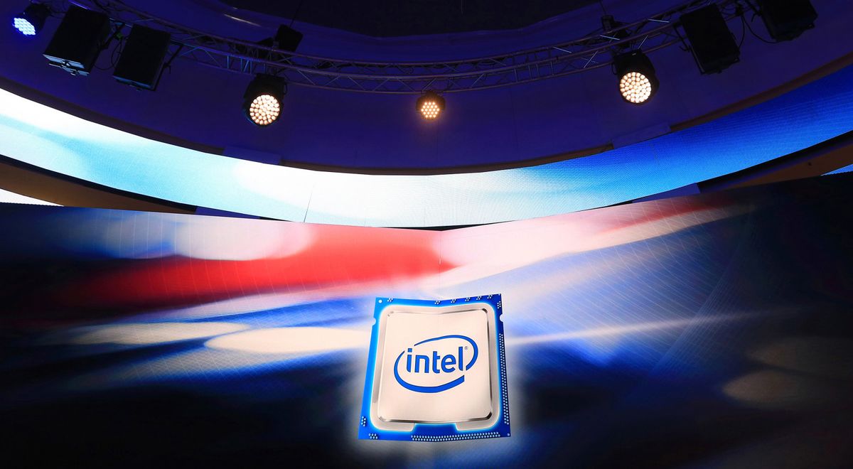 Европейский суд отменил штраф в миллиард евро, наложенный на Intel за вытеснение с рынка AMD. Причина отмены штрафа — ошибки в процессе принятия решения. Было бы скучно, но есть веселая подробность — штраф был выписан в 2009-м году. С тех пор Интел ходили 